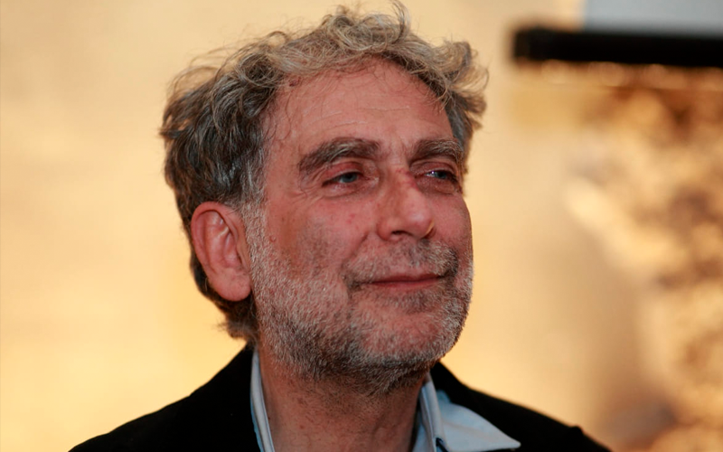 “La pazza del piano di sopra”: Gianfranco Mascia e la musica come riscatto